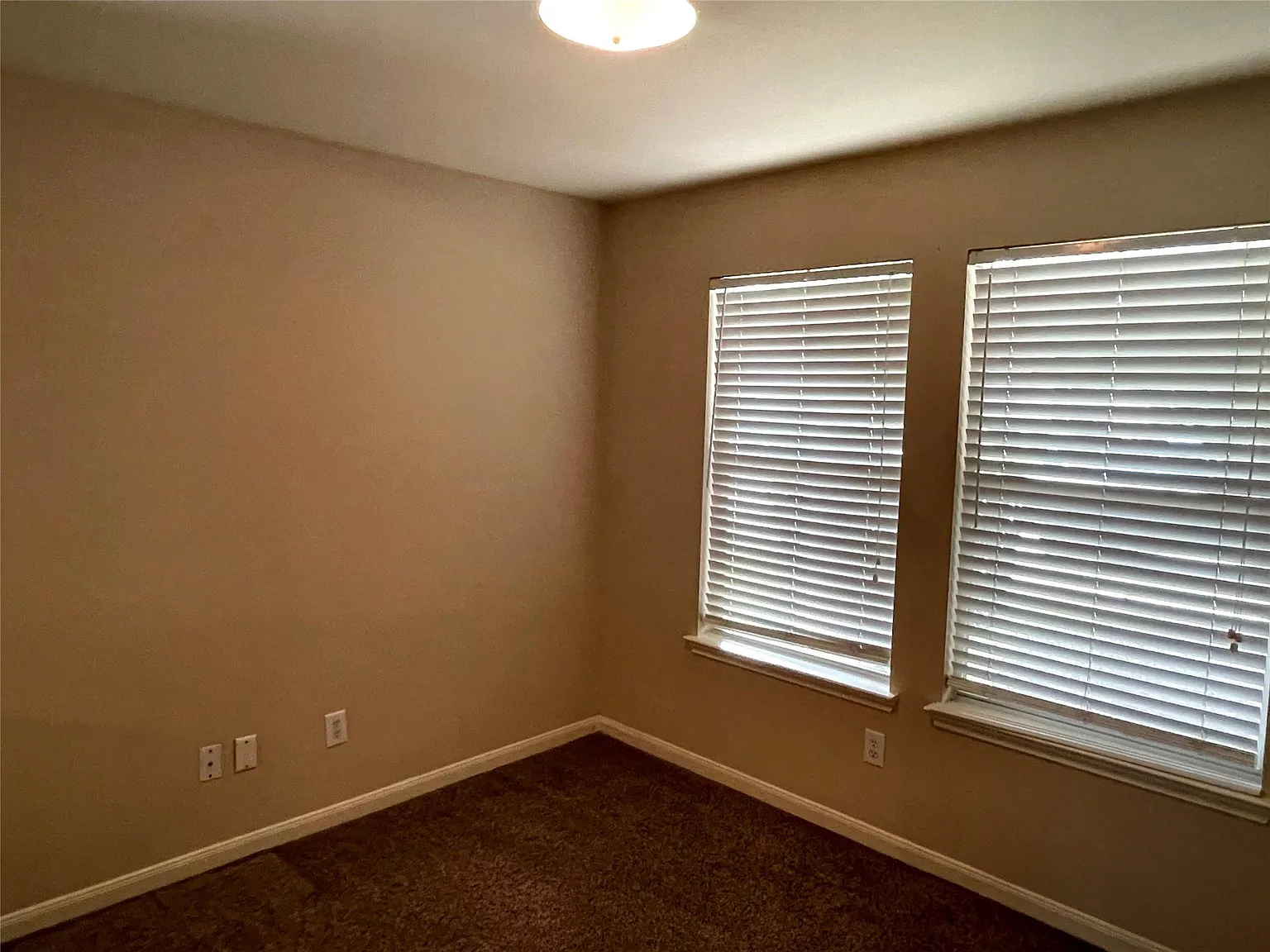 3 bed, 2.5 bath, 1873 sqft, $1,750 — Photo 3