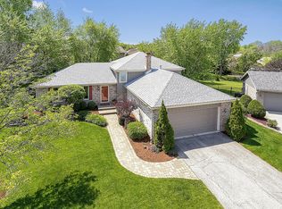 4 Lenox Ct, Lemont, IL 60439
