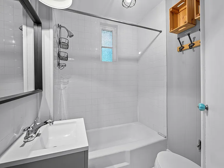 1427 Bolton St #2 — Photo 11