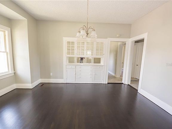 5th image of 606 2nd St SE