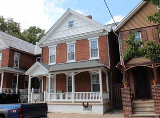 132 W Walnut St, Marietta, PA 17547