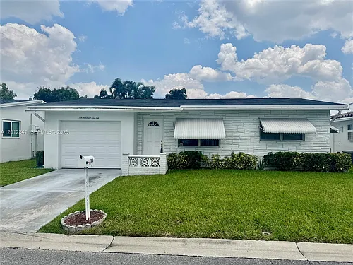 1010 NW 72nd Ter Photo 1