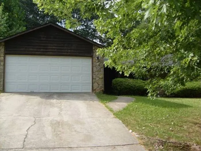 3725 Mayberry Ln photo 1