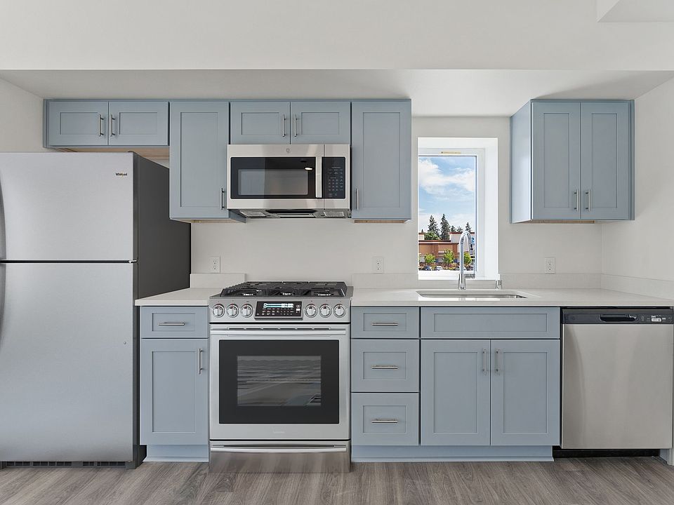Sleek kitchen with great appliances