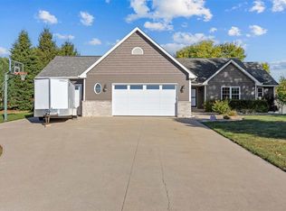 1206 Winchester Cir NE, Swisher, IA 52338