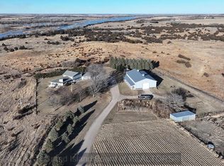 701 W 18th Rd, Phillips, NE 68865