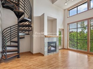 287 NE 3rd St #303, Gresham, OR 97030