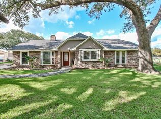 9420 Twin Oaks Dr, Manvel, TX 77578