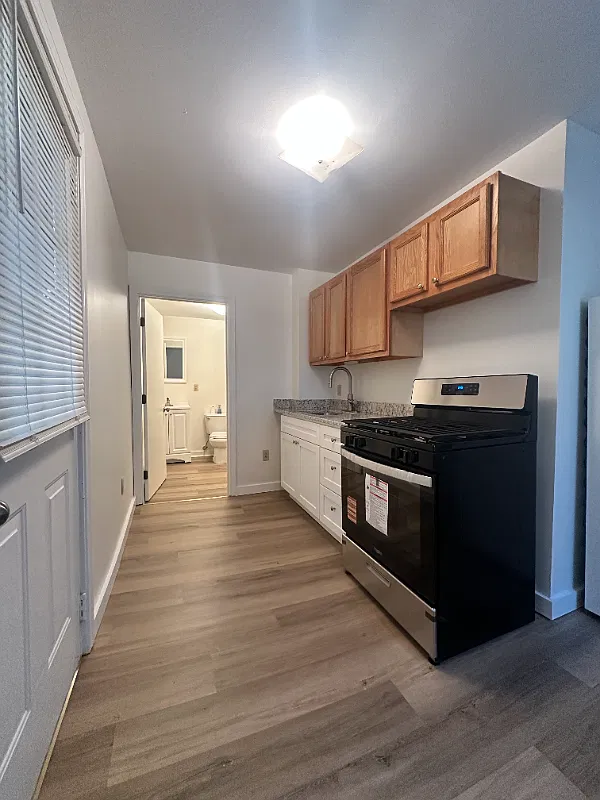 Studio, 500 sqft, $1,297 — Photo 4