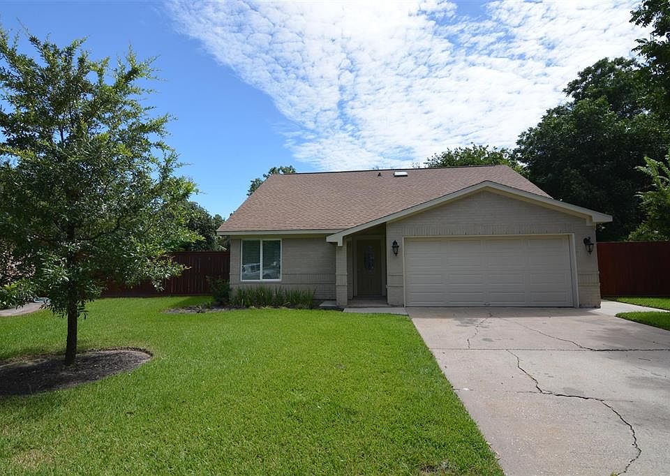 1st image of 10514 Trade Winds Dr