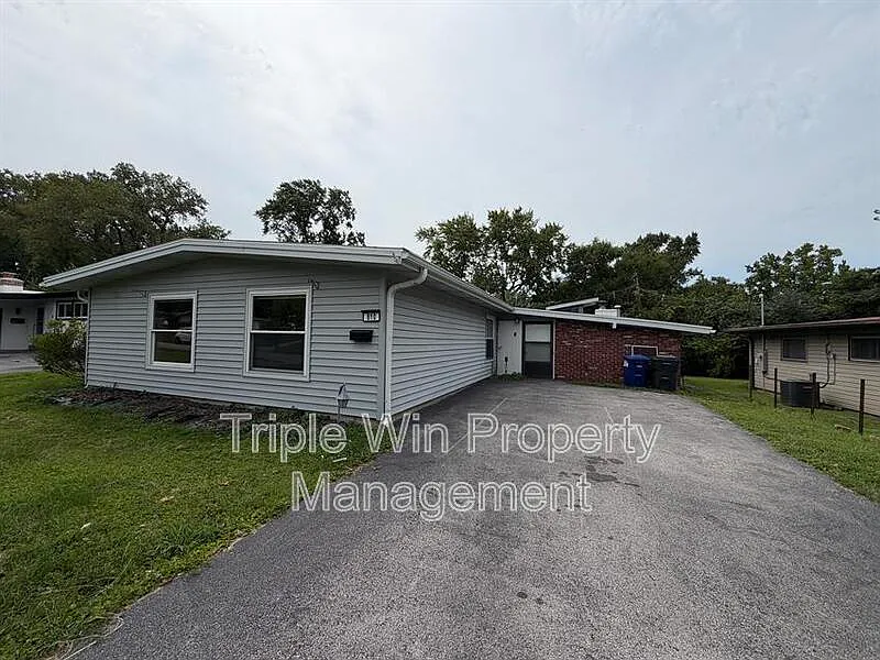 3 bed, 1.0 bath, 1614 sqft, $1,600 — Photo 2