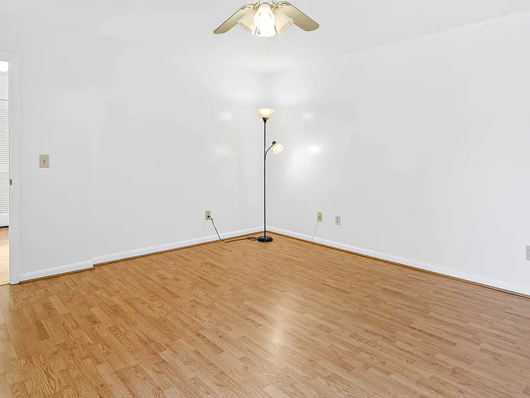208 Finley Forest Dr — Photo 33