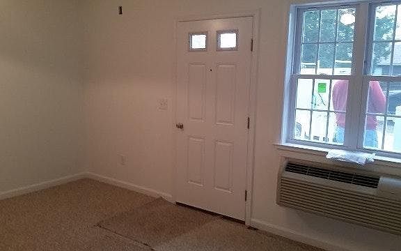5th image of 28420 Delaware Ave