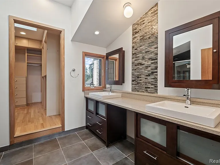 2380 Walnut Lake Rd — Photo 13