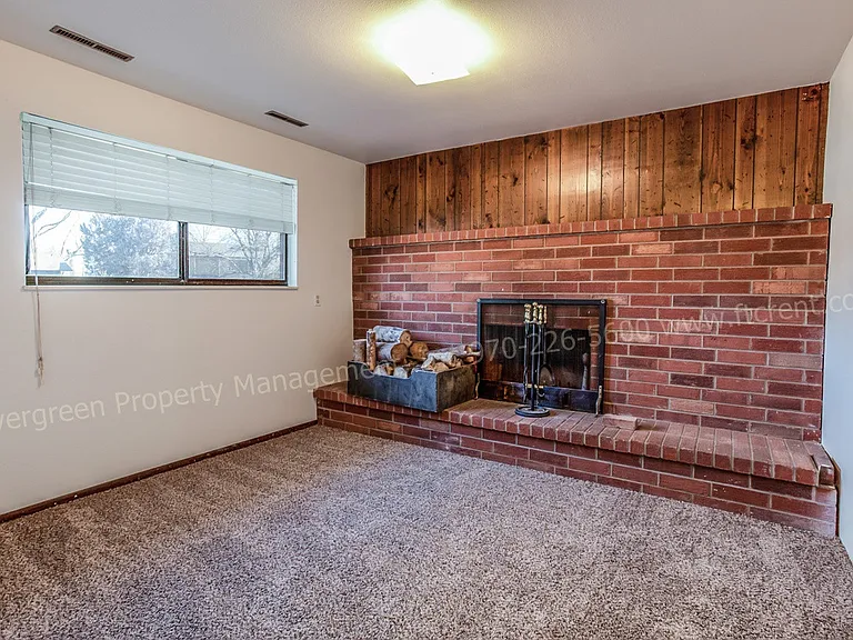 1925 Leicester Way — Photo 2
