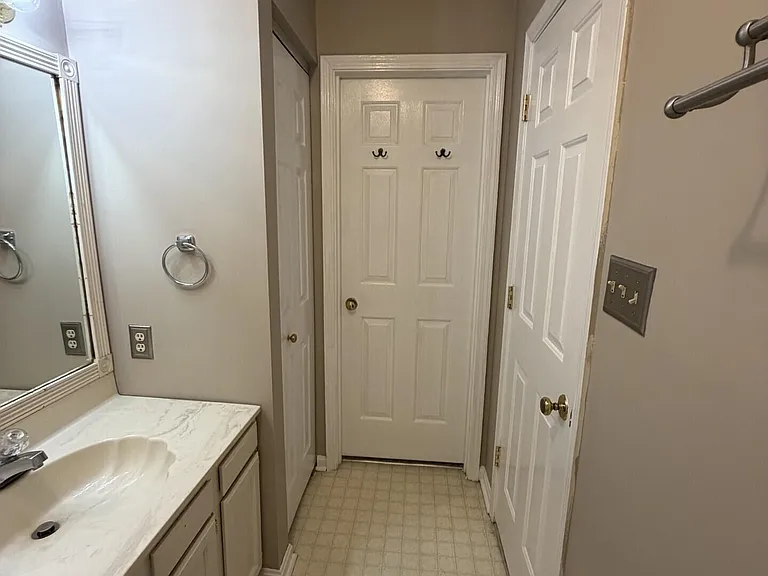 1100 Turkey Foot Rd #6 — Photo 18