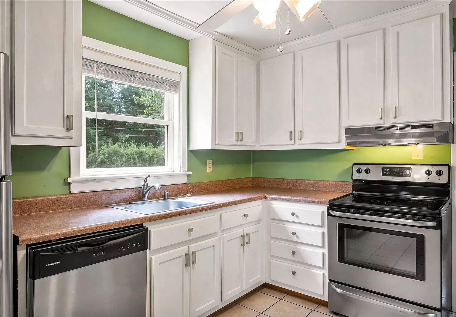 3 bed, 1300 sqft, $2,495 — Photo 4