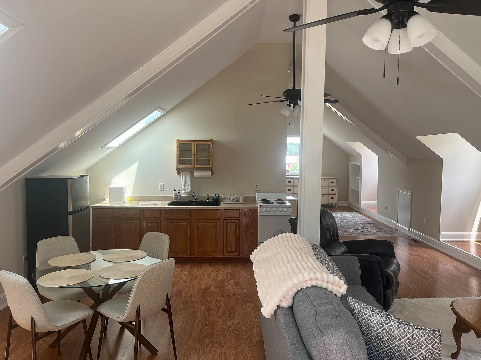 1 bed, 800 sqft, $2,000 — Photo 1
