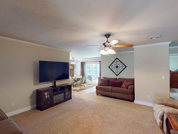3rd image of 2912 Brookhaven