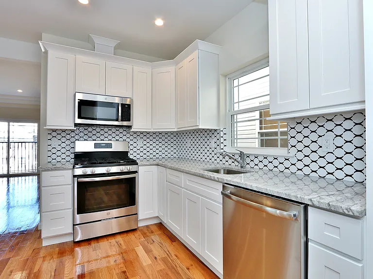 70 Erie St #1 — Photo 7