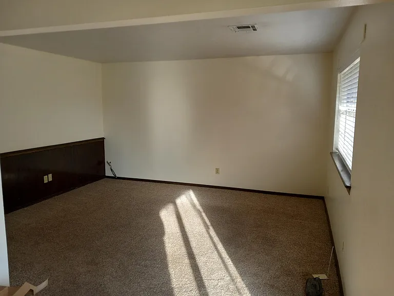 205 W Okarche Ave — Photo 5