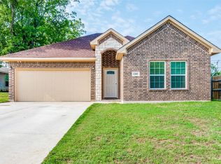 1202 E Davis Ave, Fort Worth, TX 76104