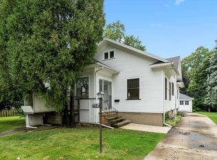 714 Augusta Ave, Elgin, IL 60120