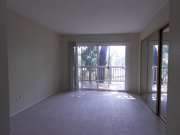 Master BR w/balcony
