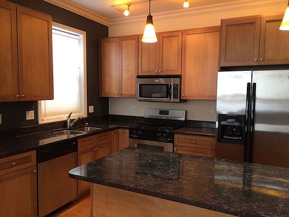 3rd image of 2323 W Washington Blvd APT 2E