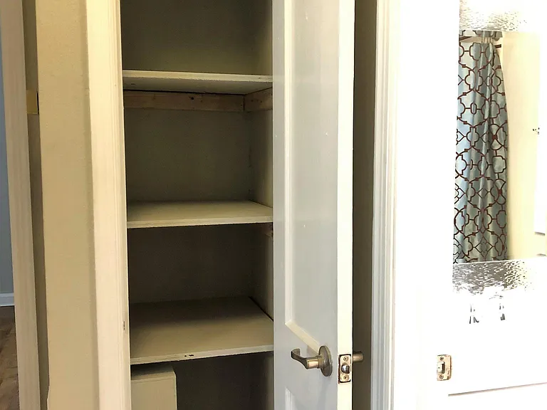 5715 Sanford Rd — Photo 9