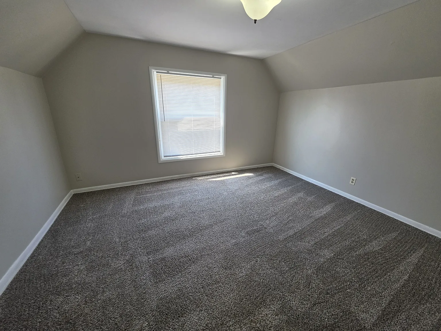 Great 3 Bed/2 Bath Home -- Minutes To Hope College And Downtown — Photo 4