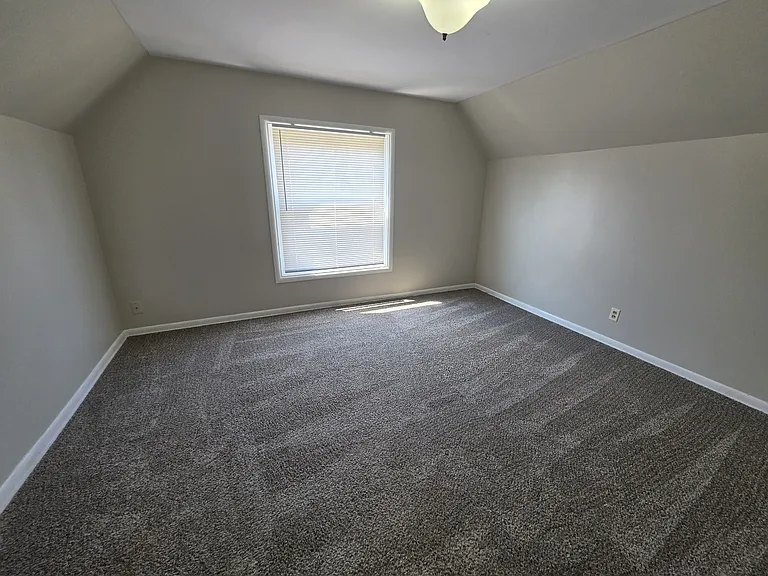 359 College Ave — Photo 4