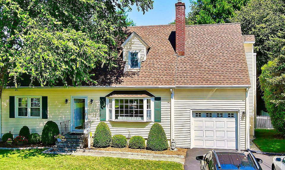 1st image of 35 Ayres Dr