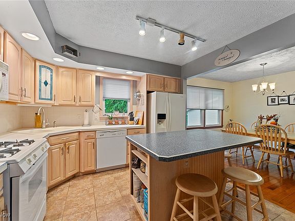 4th image of 5324 Argonne Dr