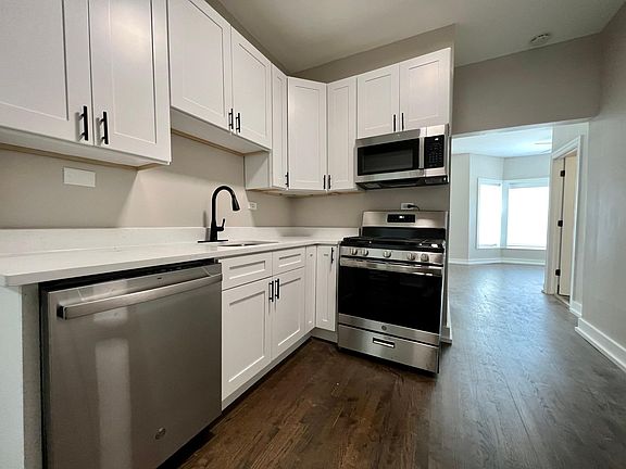 2nd image of 2309 N Milwaukee Ave #4A