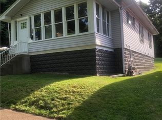 132 S Uhrich St, Uhrichsville, OH 44683