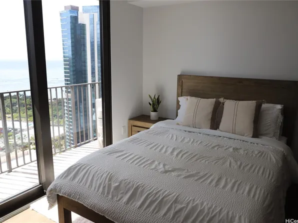 987 Queen St #3006, Honolulu, HI 96814