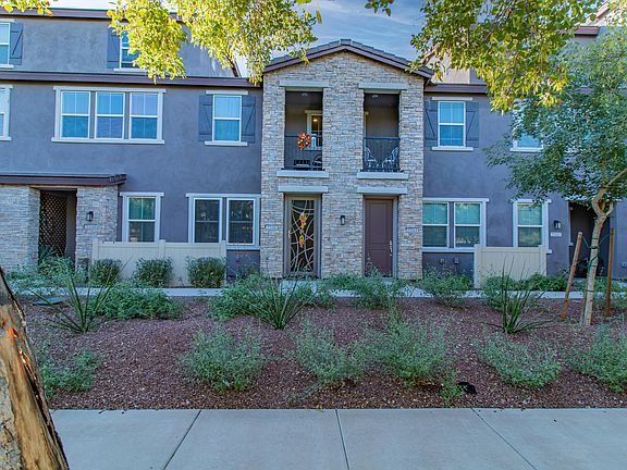 3rd image of 2346 E Hidalgo Ave