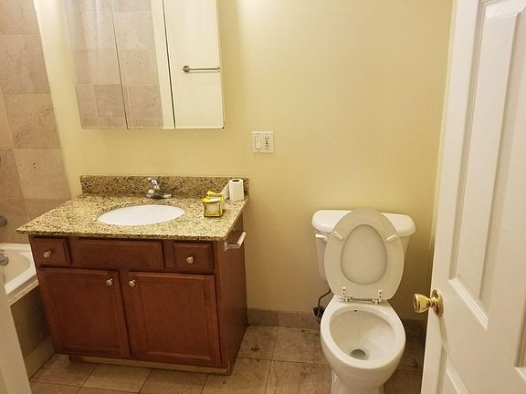 4th image of 52 N Lockwood Ave APT 1