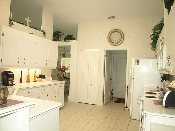 5th image of 2642 Spruce Creek Blvd