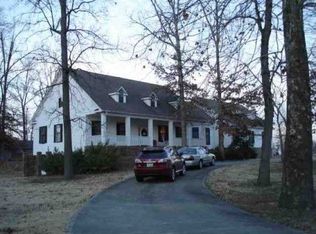 435 Oakwood Cir, Murray, KY 42071