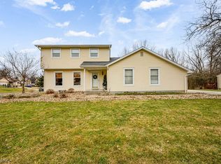 131 Sawmill Run Dr, Canfield, OH