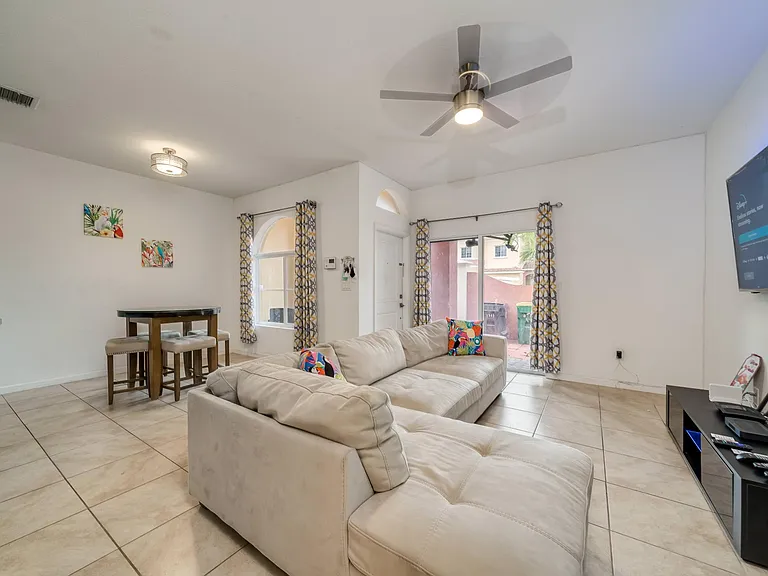 3511 NW 29th Ct — Photo 12