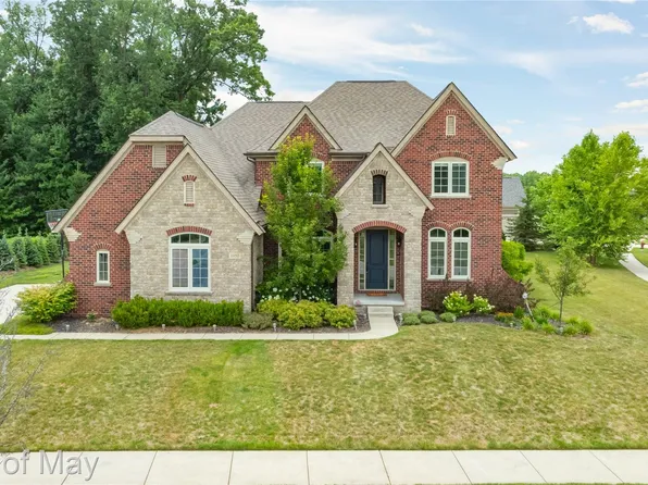 1950 Strawberry Ct, Commerce Township, MI 48382