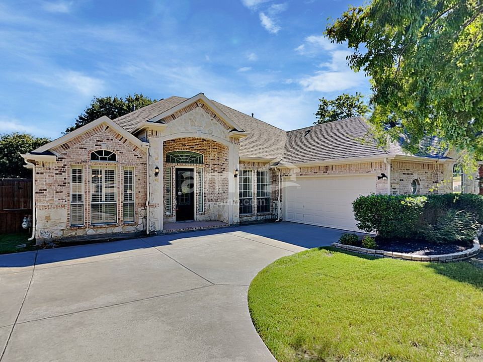 1st image of 904 Excalibur Dr