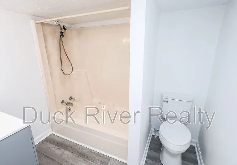 1409 Highland Ave — Photo 12