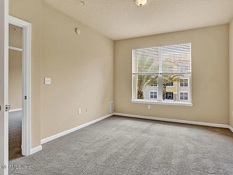 8539 Gate Pkwy #9330 — Photo 5