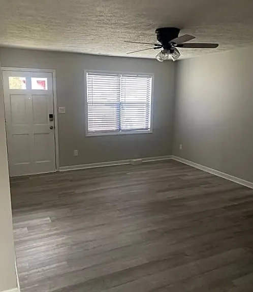 1908 Green Cir — Photo 3