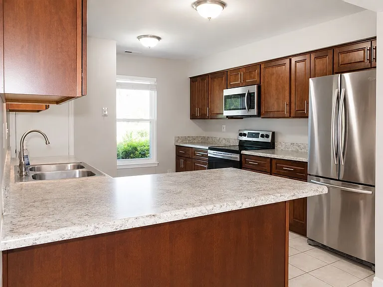 616 Aubrey Dr — Photo 4