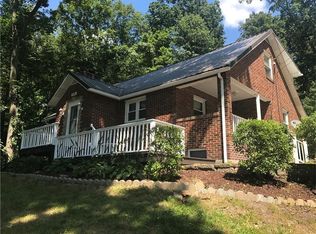 896 Squaw Run Rd, Ellwood City, PA 16117